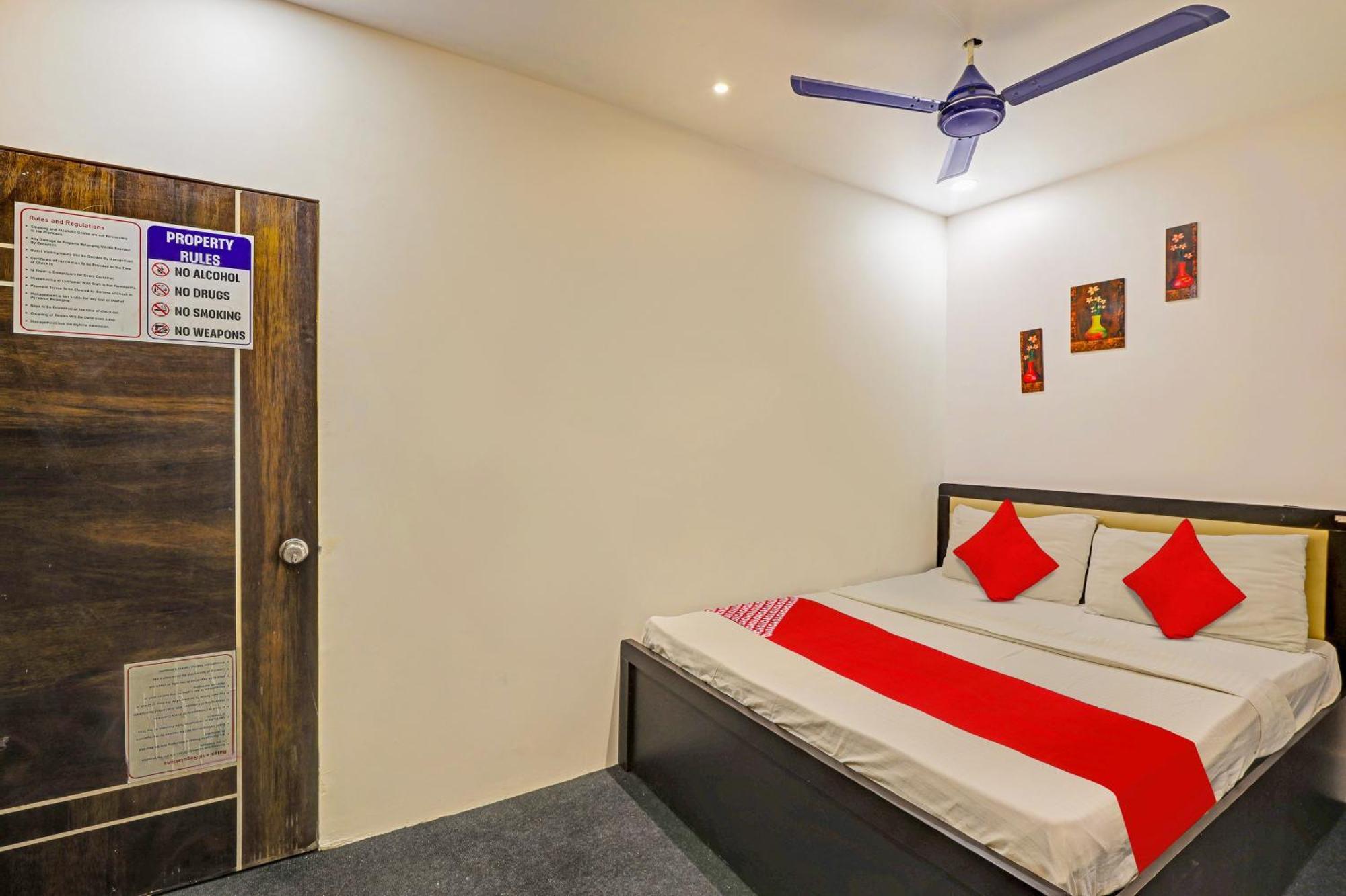 Hotel O Lotus Hotel Surat Exterior photo