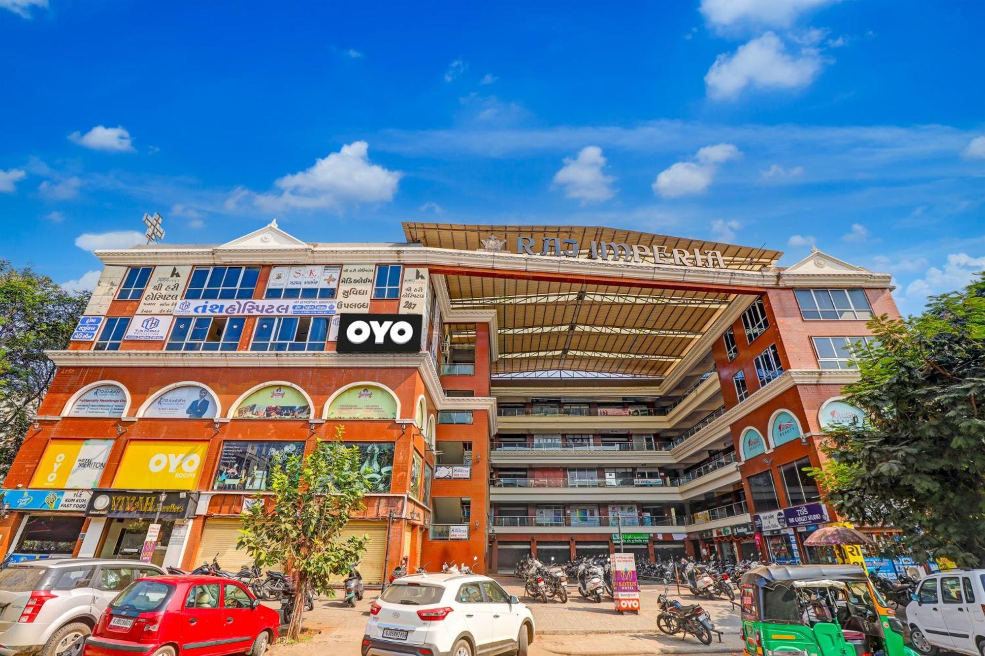 Hotel O Lotus Hotel Surat Exterior photo