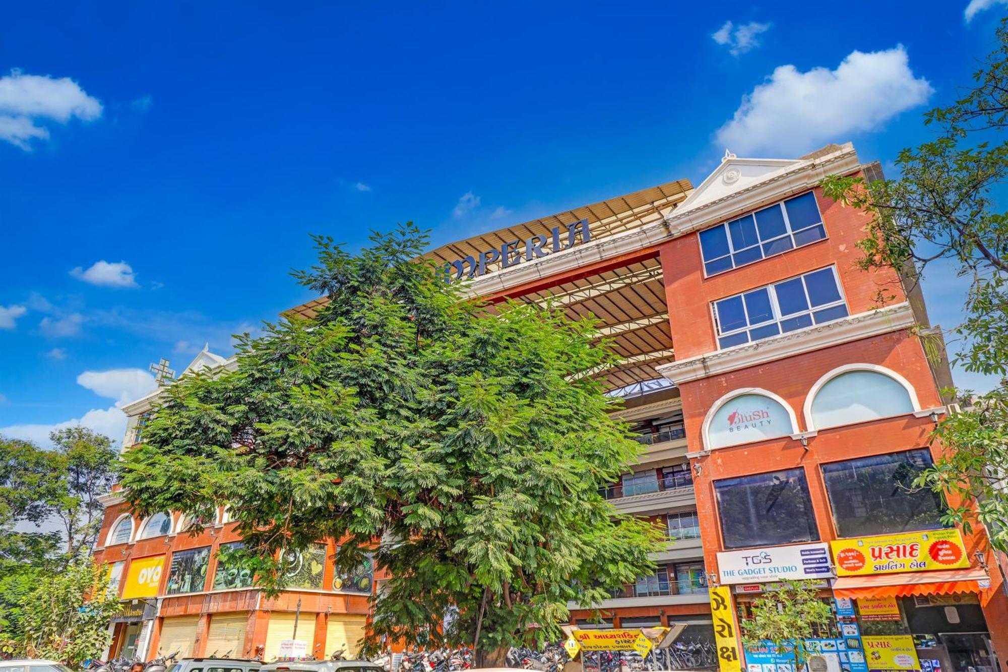 Hotel O Lotus Hotel Surat Exterior photo